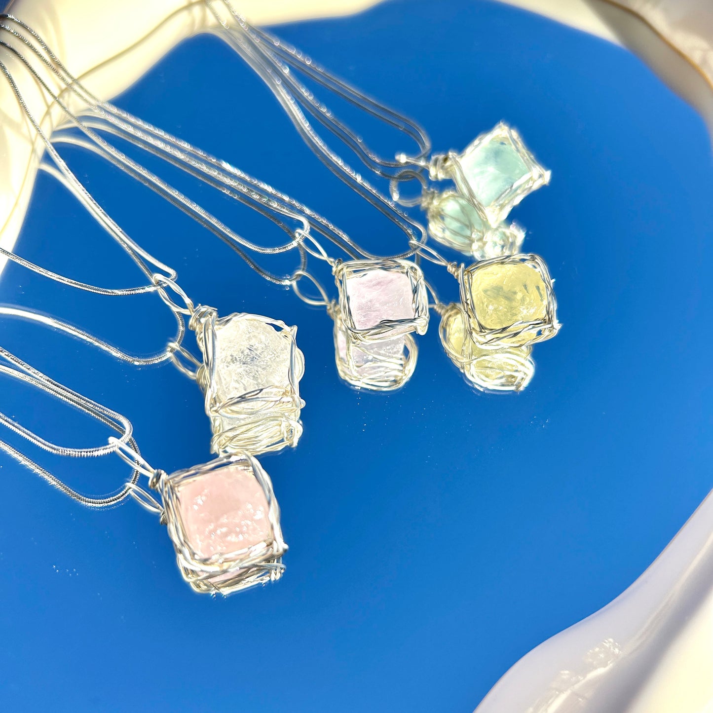 Collar artesanal cristal caramelos multicolor brillante joyería elegante mujer