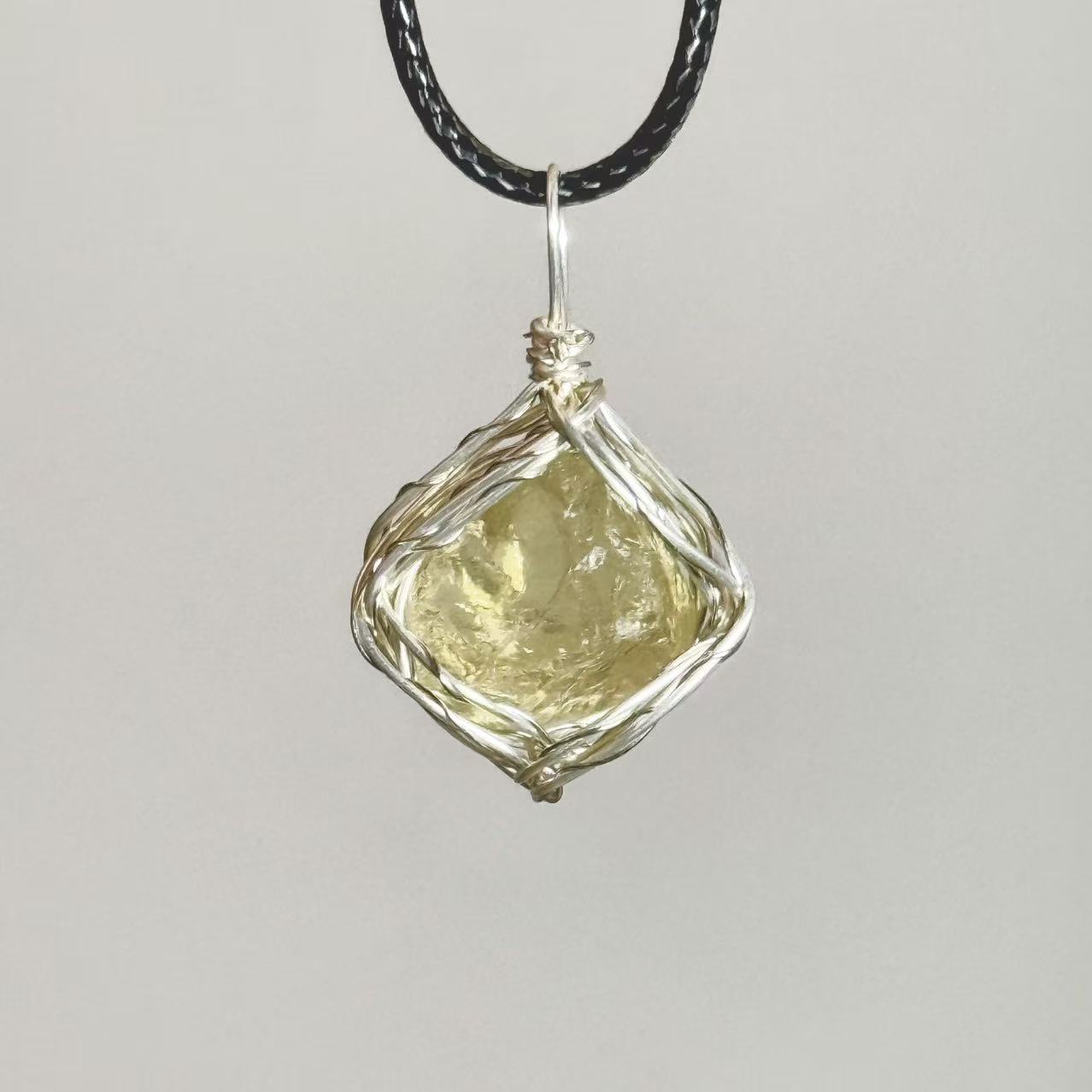 Collar artesanal cristal caramelos multicolor brillante joyería elegante mujer