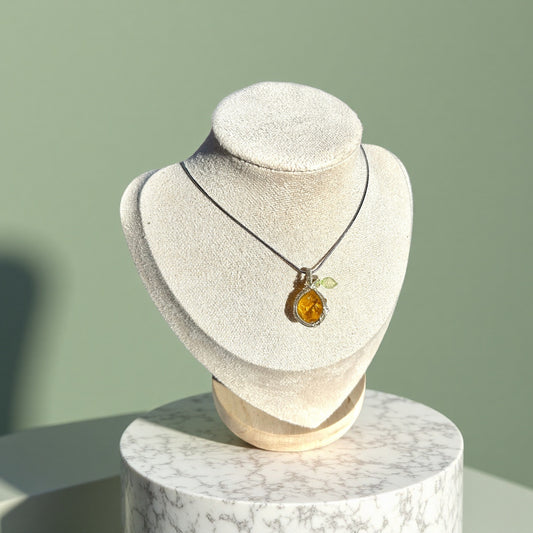 Collar cristal artesanal con colgante de limón amarillo brillante joyería