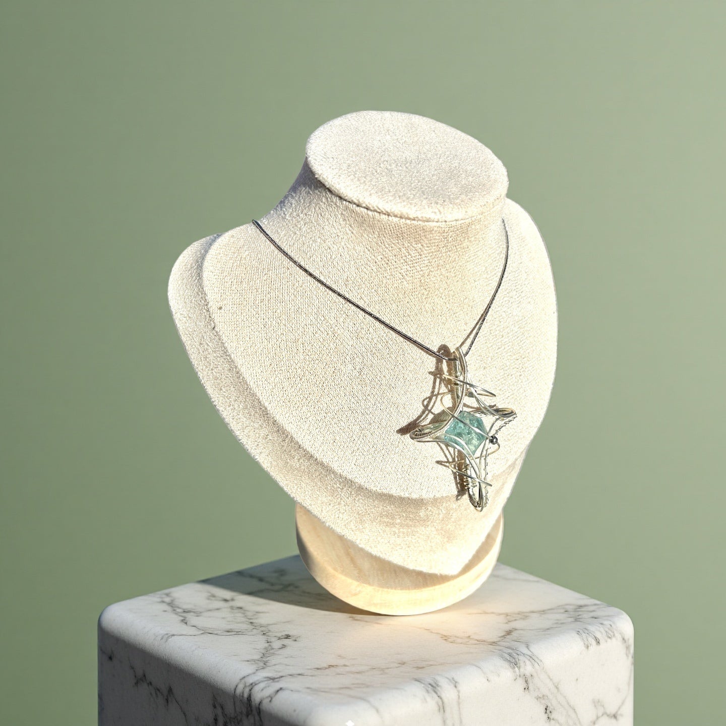 Collar artesanal cristal estrella de cuatro puntas multicolor brillante joyería elegante mujer